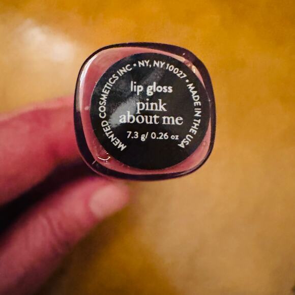 Mented Cosmetic Lip Gloss Moisture Lipstick Cruelty Free Vegan Pink About Me NEW - Picture 6 of 7